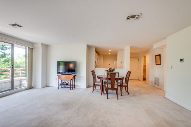 183 Oak Street 308, Newton, MA 02464