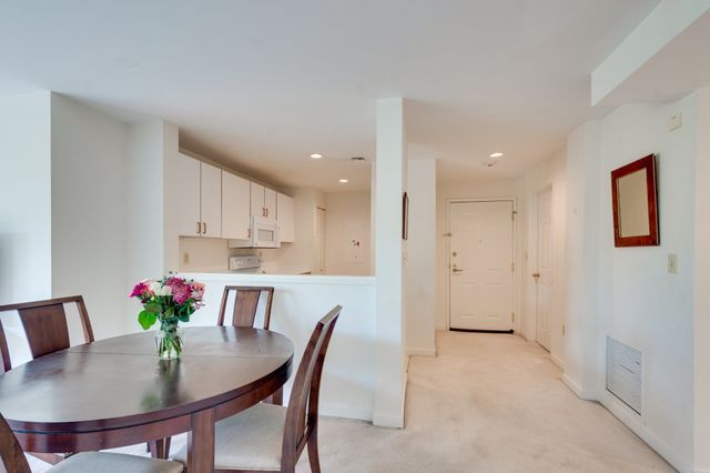 183 Oak Street 308, Newton, MA 02464