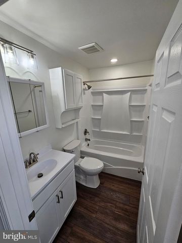 111 BARRINGTON LN, Winchester, VA 22601