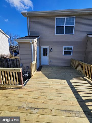 111 BARRINGTON LN, Winchester, VA 22601
