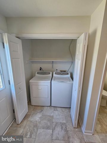 111 BARRINGTON LN, Winchester, VA 22601
