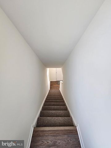 111 BARRINGTON LN, Winchester, VA 22601