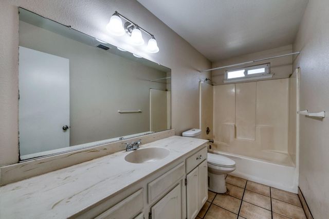 4372 N Cornelia Avenue, Fresno, CA 93722