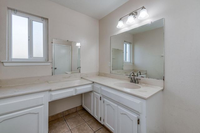 4372 N Cornelia Avenue, Fresno, CA 93722