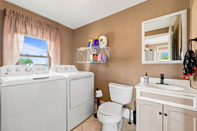 605 S Jefferson Way, Indianola, IA 50125