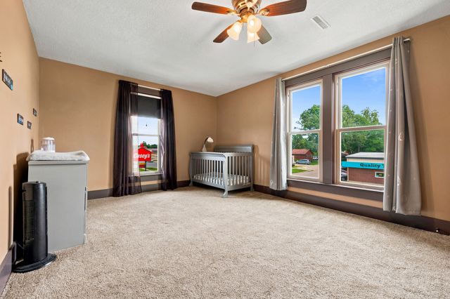 605 S Jefferson Way, Indianola, IA 50125