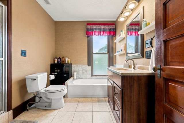 605 S Jefferson Way, Indianola, IA 50125