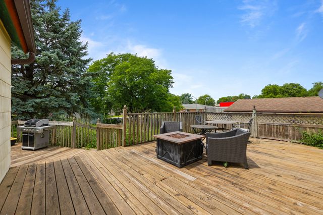 605 S Jefferson Way, Indianola, IA 50125