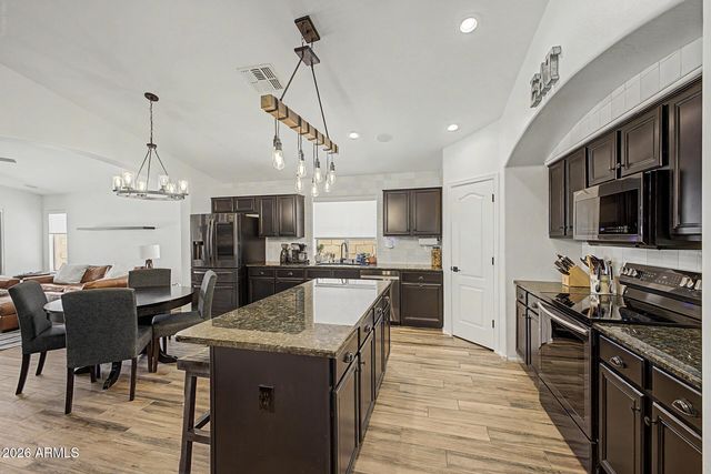 1219 E NANCY Avenue, San Tan Valley, AZ 85140