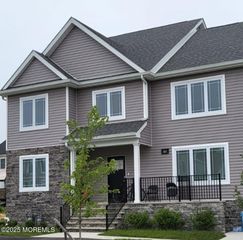 80 Edgecomb Avenue, Lakewood, NJ 08701