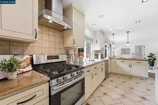 1433 Walnut Ave, Walnut Creek, CA 94598