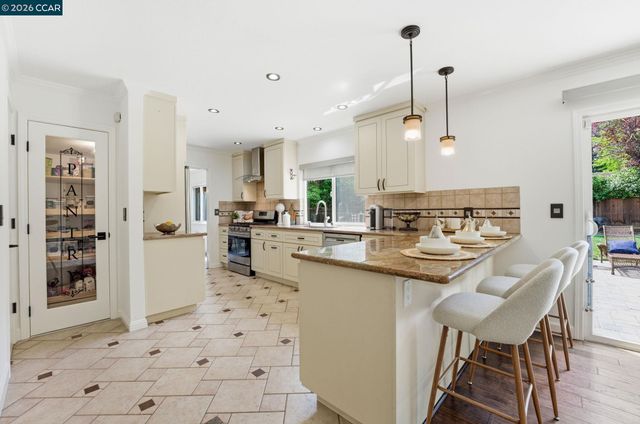 1433 Walnut Ave, Walnut Creek, CA 94598