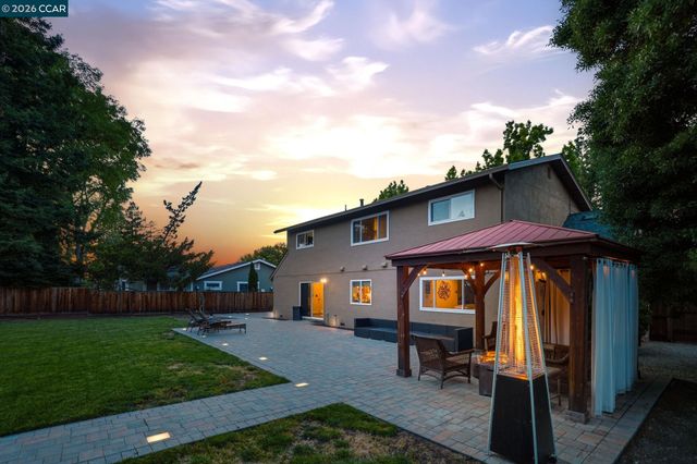 1433 Walnut Ave, Walnut Creek, CA 94598