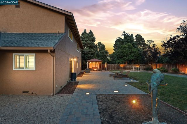 1433 Walnut Ave, Walnut Creek, CA 94598