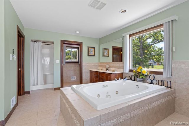 1794 S Hughes Road, Brighton, MI 48114