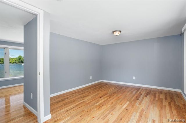 1794 S Hughes Road, Brighton, MI 48114