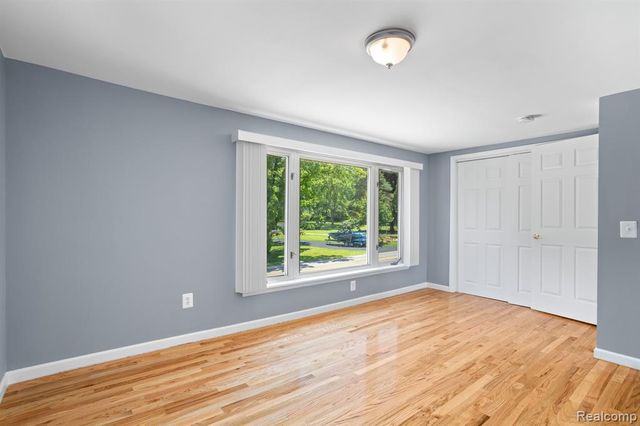 1794 S Hughes Road, Brighton, MI 48114