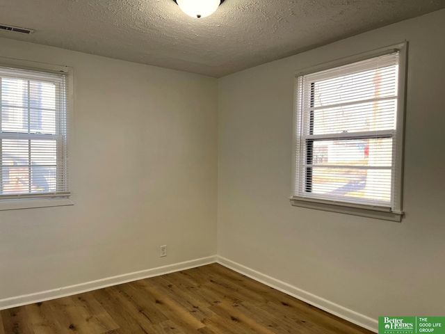 4033 Crown Point Avenue, Omaha, NE 68111