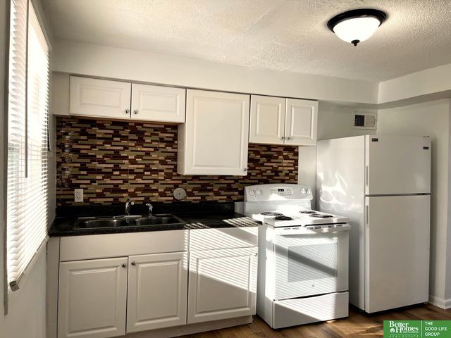 4033 Crown Point Avenue, Omaha, NE 68111