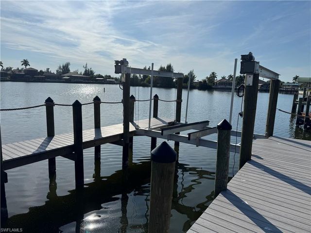 430 Burnt Store RD S, Cape Coral, FL 33991