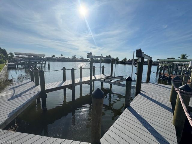 430 Burnt Store RD S, Cape Coral, FL 33991