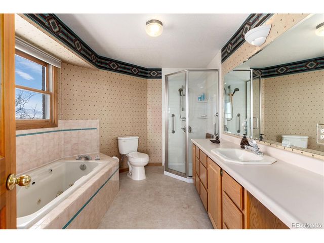 10650 Yellowstone Rd, Longmont, CO 80504