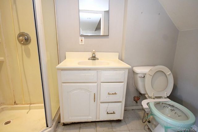 1051 victory Boulevard, Staten Island, NY 10301