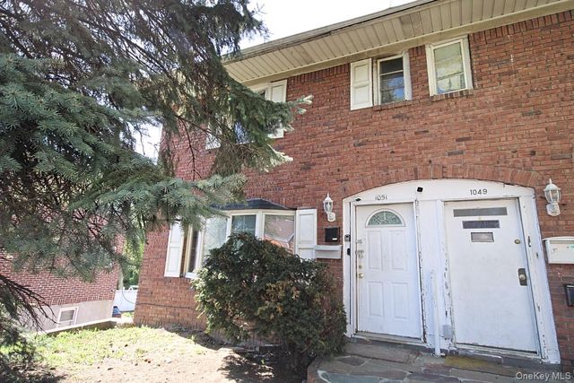 1051 victory Boulevard, Staten Island, NY 10301