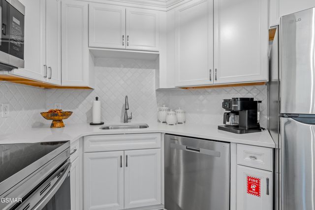1386 Ski View Drive, Gatlinburg, TN 37738