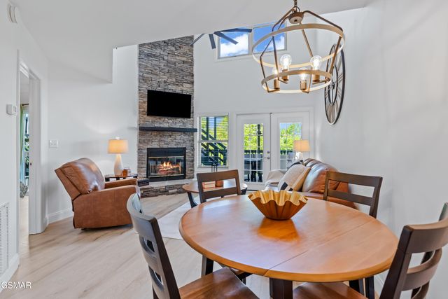 1386 Ski View Drive, Gatlinburg, TN 37738