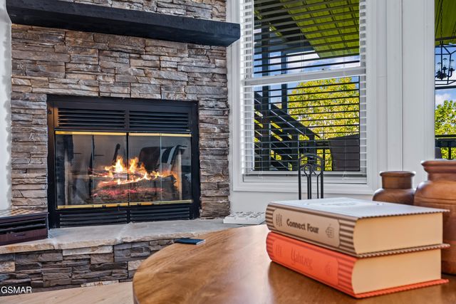 1386 Ski View Drive, Gatlinburg, TN 37738