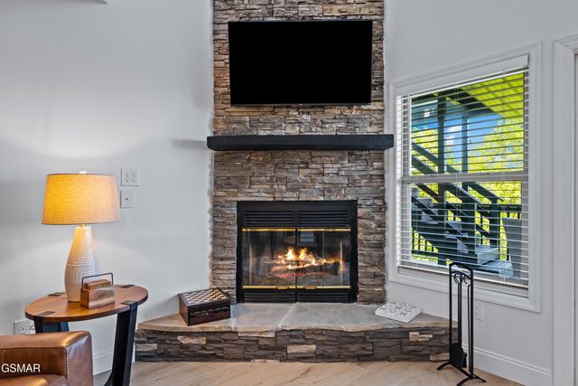 1386 Ski View Drive, Gatlinburg, TN 37738