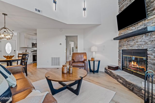 1386 Ski View Drive, Gatlinburg, TN 37738