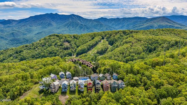 1386 Ski View Drive, Gatlinburg, TN 37738
