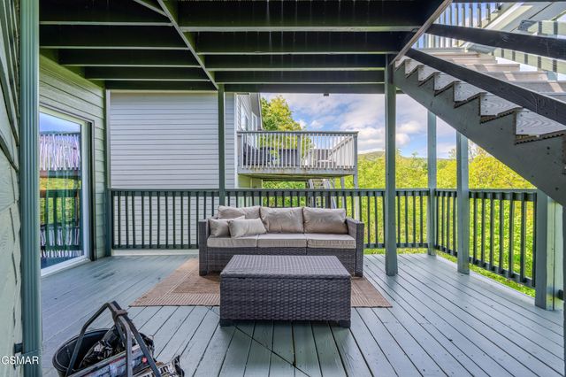 1386 Ski View Drive, Gatlinburg, TN 37738