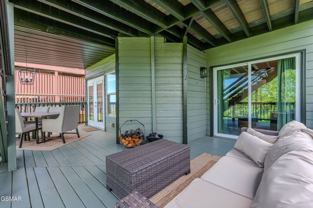 1386 Ski View Drive, Gatlinburg, TN 37738
