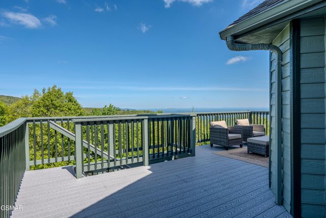 1386 Ski View Drive, Gatlinburg, TN 37738