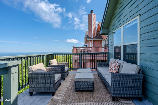 1386 Ski View Drive, Gatlinburg, TN 37738