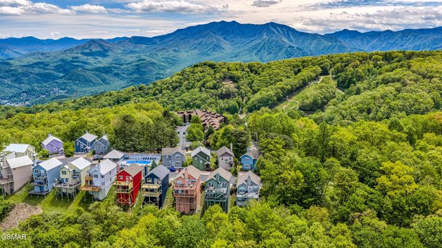 1386 Ski View Drive, Gatlinburg, TN 37738
