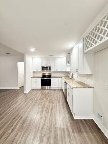 477 Oyster Creek Court, Richwood, TX 77531