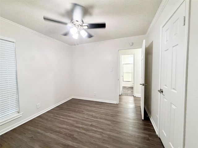 477 Oyster Creek Court, Richwood, TX 77531