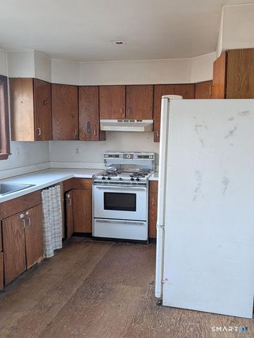 24 Chestnut Hill Road, Newtown, CT 06482