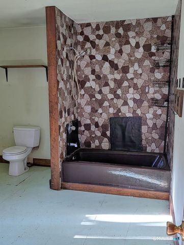 24 Chestnut Hill Road, Newtown, CT 06482