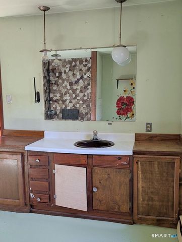 24 Chestnut Hill Road, Newtown, CT 06482