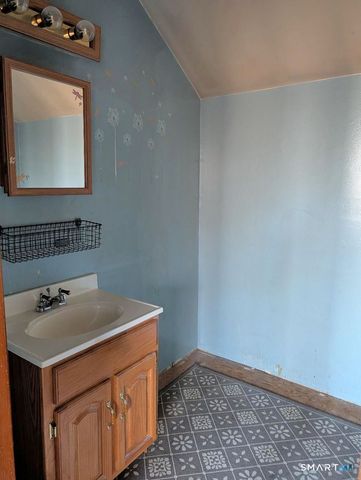 24 Chestnut Hill Road, Newtown, CT 06482