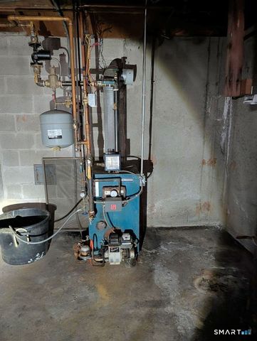 24 Chestnut Hill Road, Newtown, CT 06482