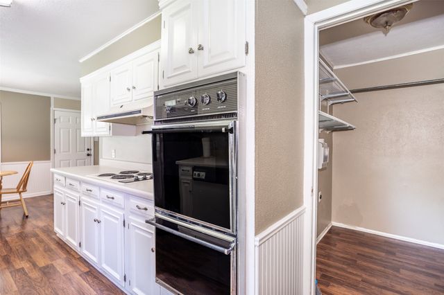 2005 Maplewood Drive, Gainesville, TX 76240