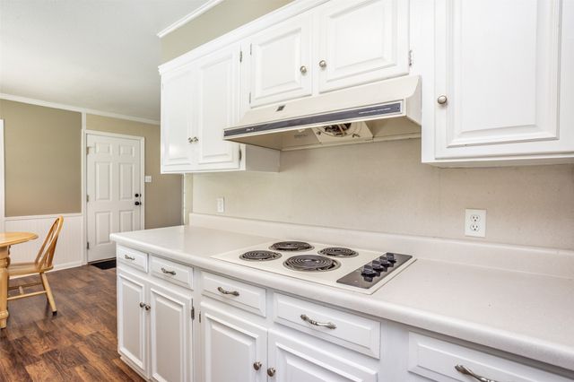 2005 Maplewood Drive, Gainesville, TX 76240