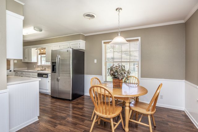 2005 Maplewood Drive, Gainesville, TX 76240