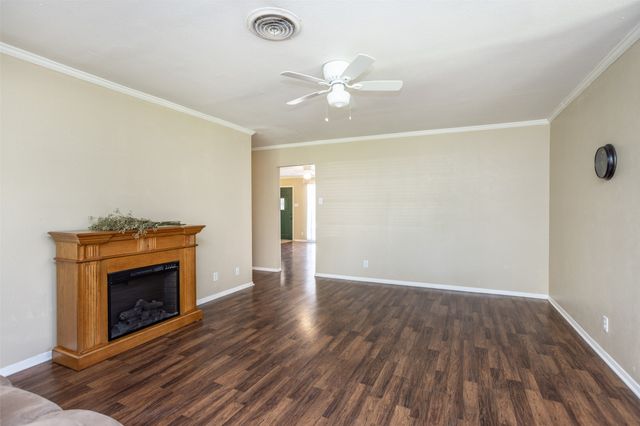2005 Maplewood Drive, Gainesville, TX 76240